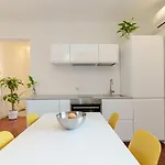 Apartament Verga *